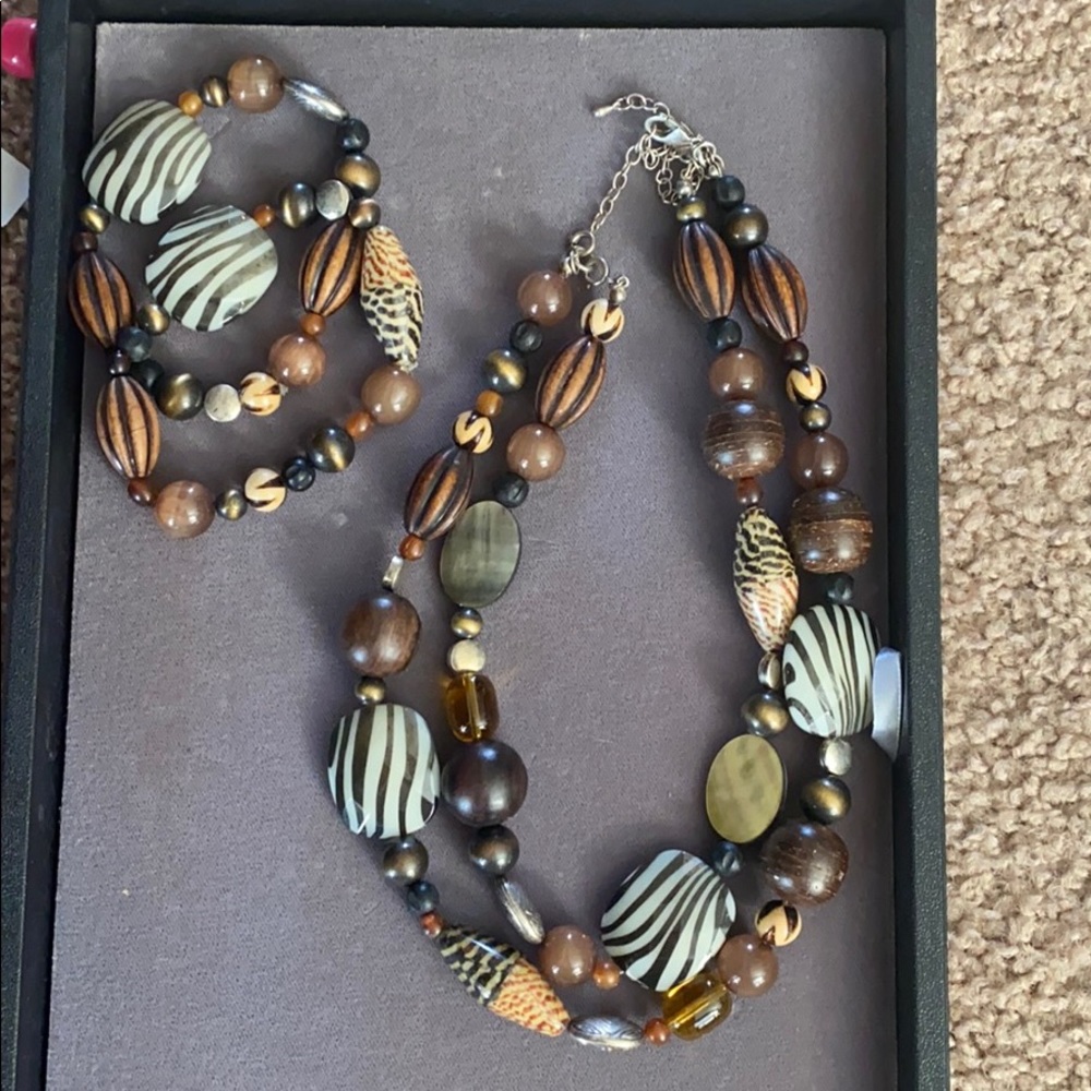 Premier designs jungle necklace and bracelet set
